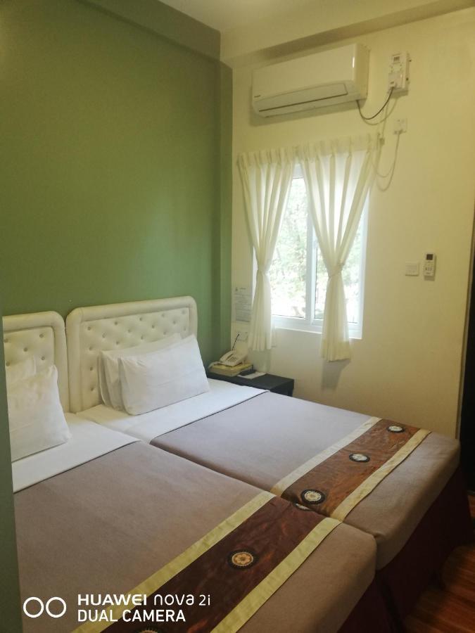 Supreme Hotel Yangon Exteriör bild
