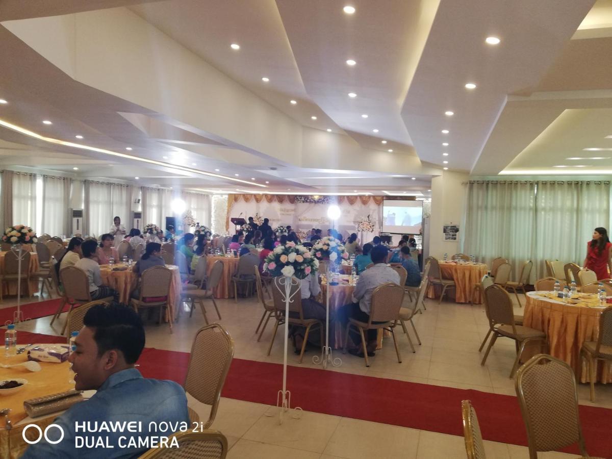 Supreme Hotel Yangon Exteriör bild