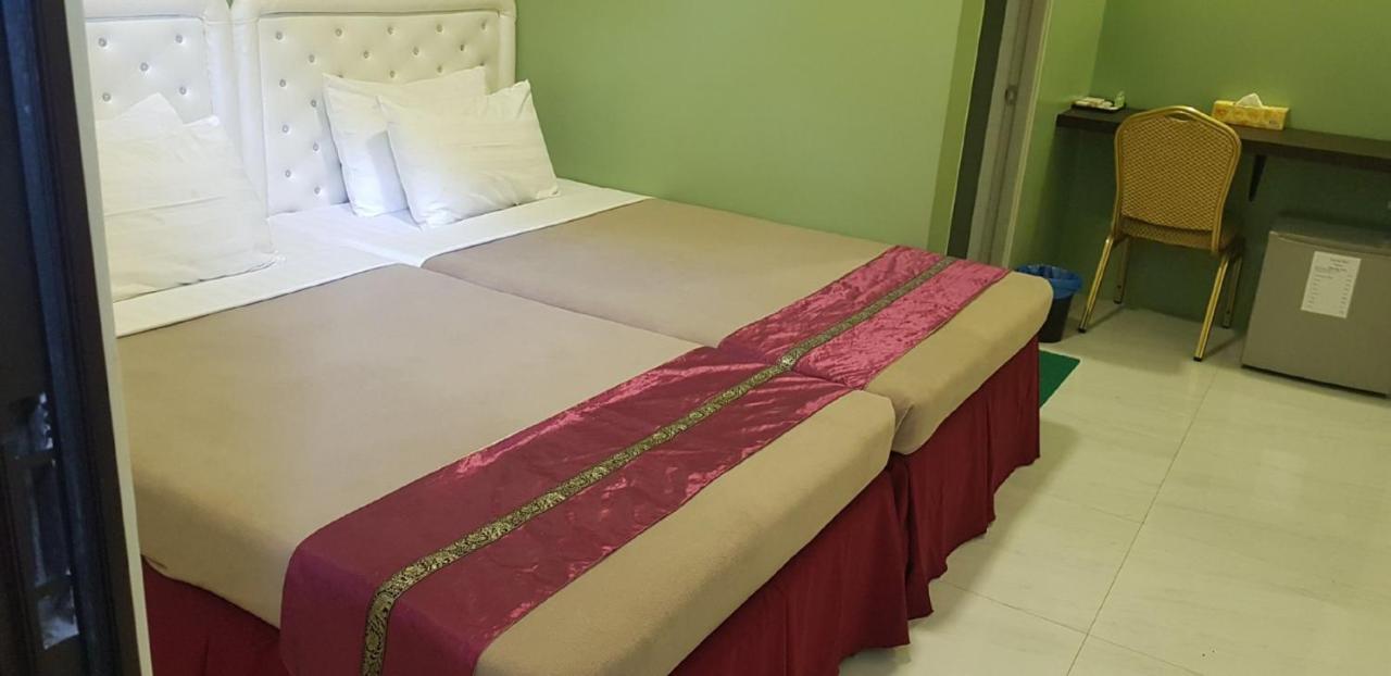 Supreme Hotel Yangon Exteriör bild