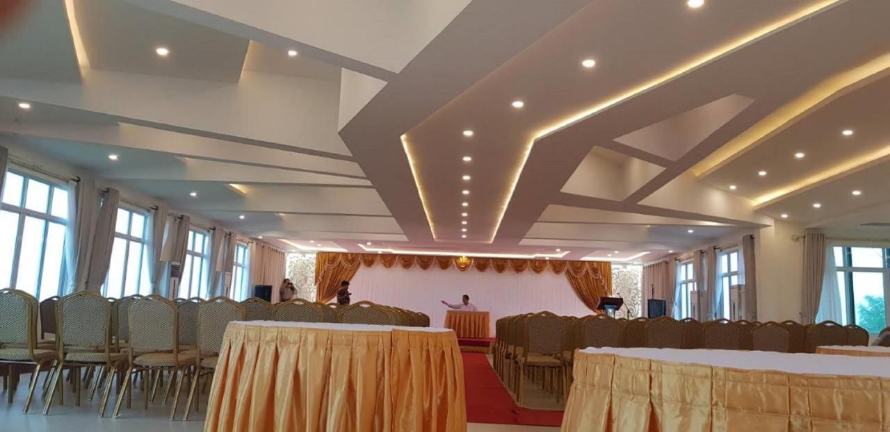 Supreme Hotel Yangon Exteriör bild